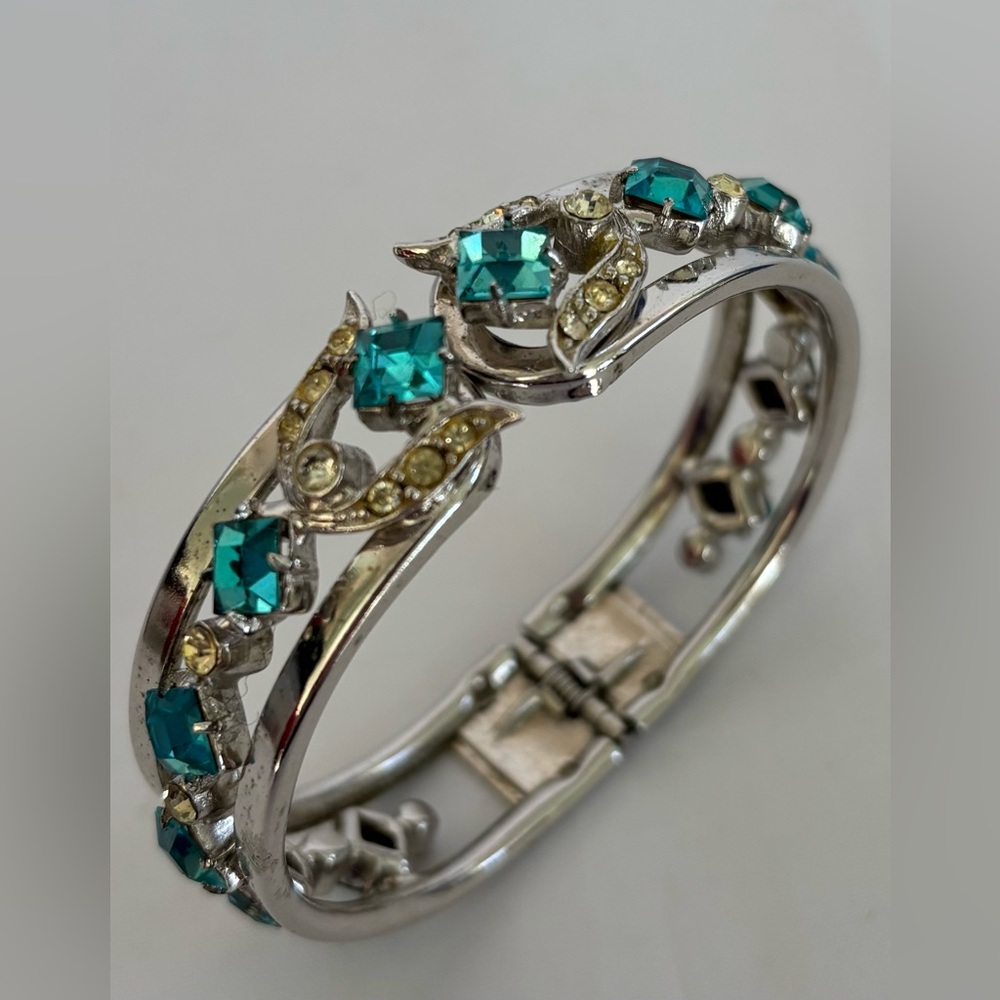 Vintage Silver Tone Hinged Bangle Bracelet  w/ Teal & Yellow Rhinestones EUC
